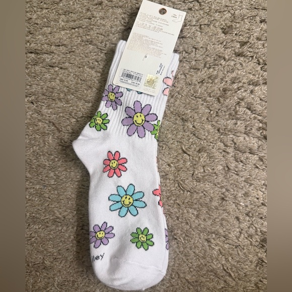 American Eagle AE Have a Good Day & Flower Smiley® Colorful ‘90s Crew Socks Set - Picture 10 of 15